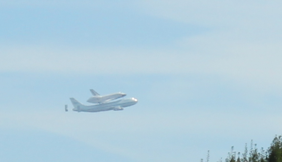 Space shuttle flies one last time over Mountain View skies