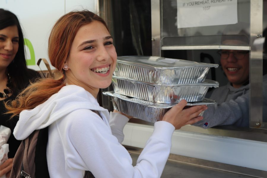 A La Carte provides free meals to community