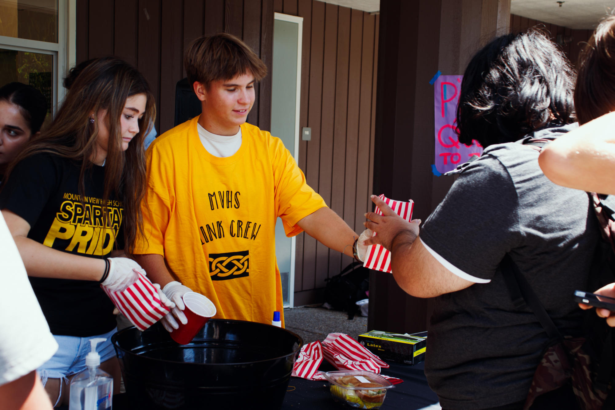 Photo story: Students enjoy a "pop" themed Spartans PAUSE