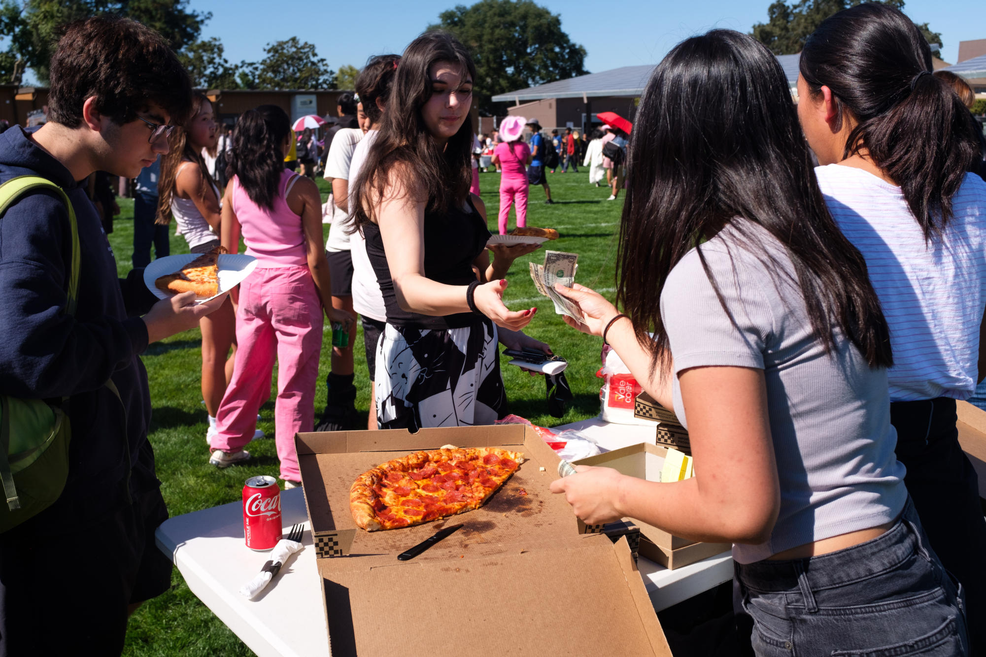 Photo story: MVHS celebrates Homecoming with vibrant parade, picnic, and dance
