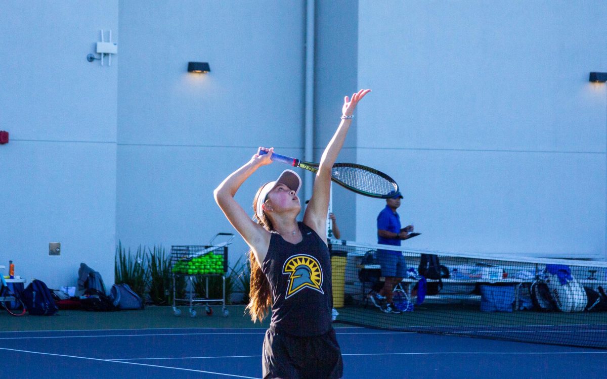 Varsity girls tennis lose 1-6 to Los Altos