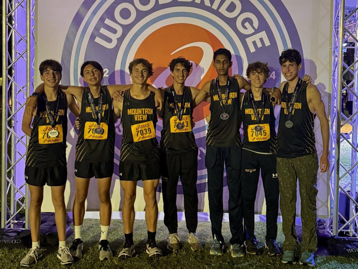 Boys varsity cross country win, girls place second at Woodbridge Invitational