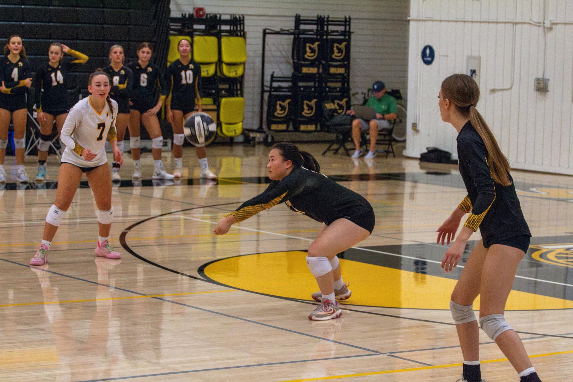 Girls volleyball makes comeback in thrilling match against Monta Vista