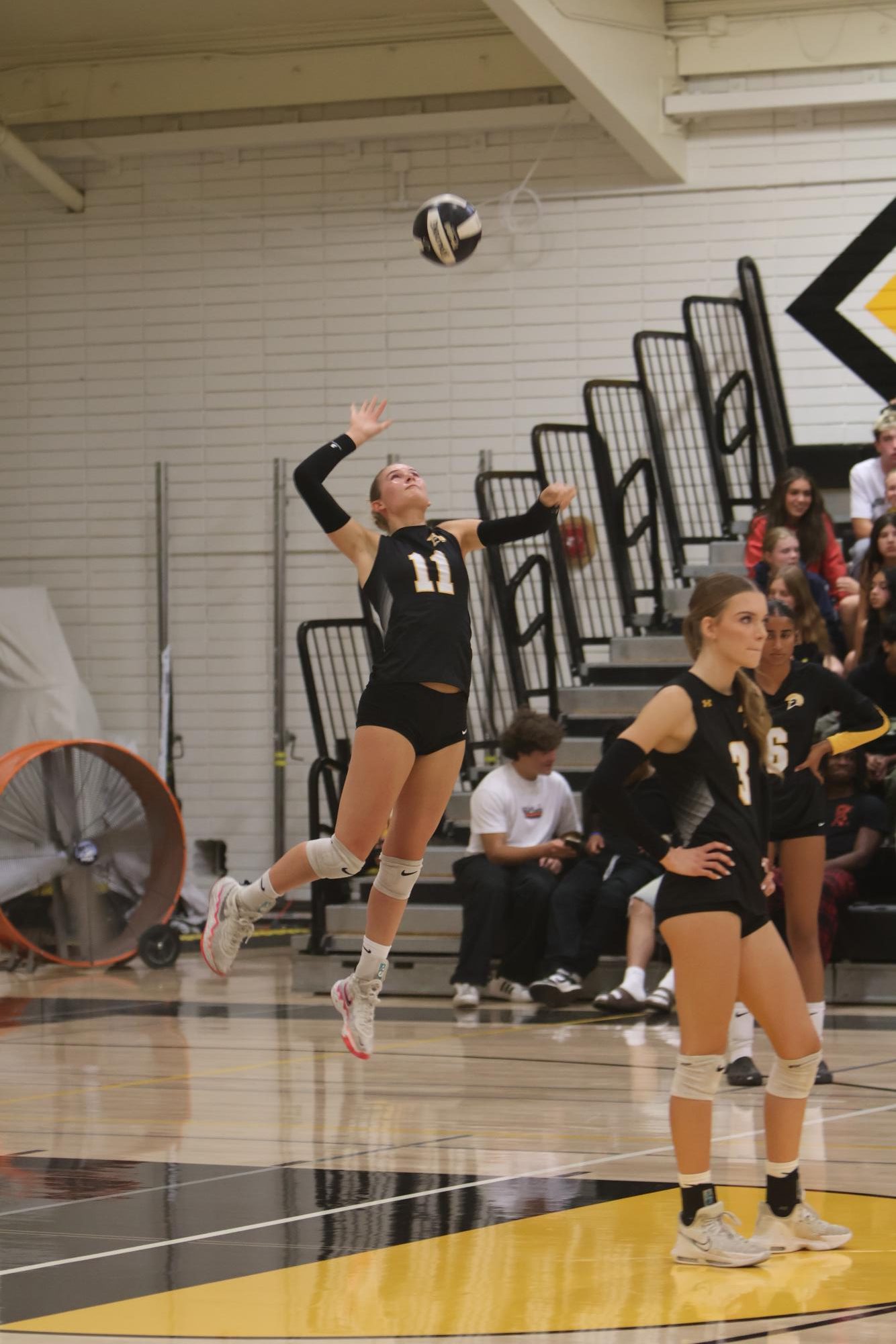 Photo Story: Girls volleyball loses 2-3 to Los Altos