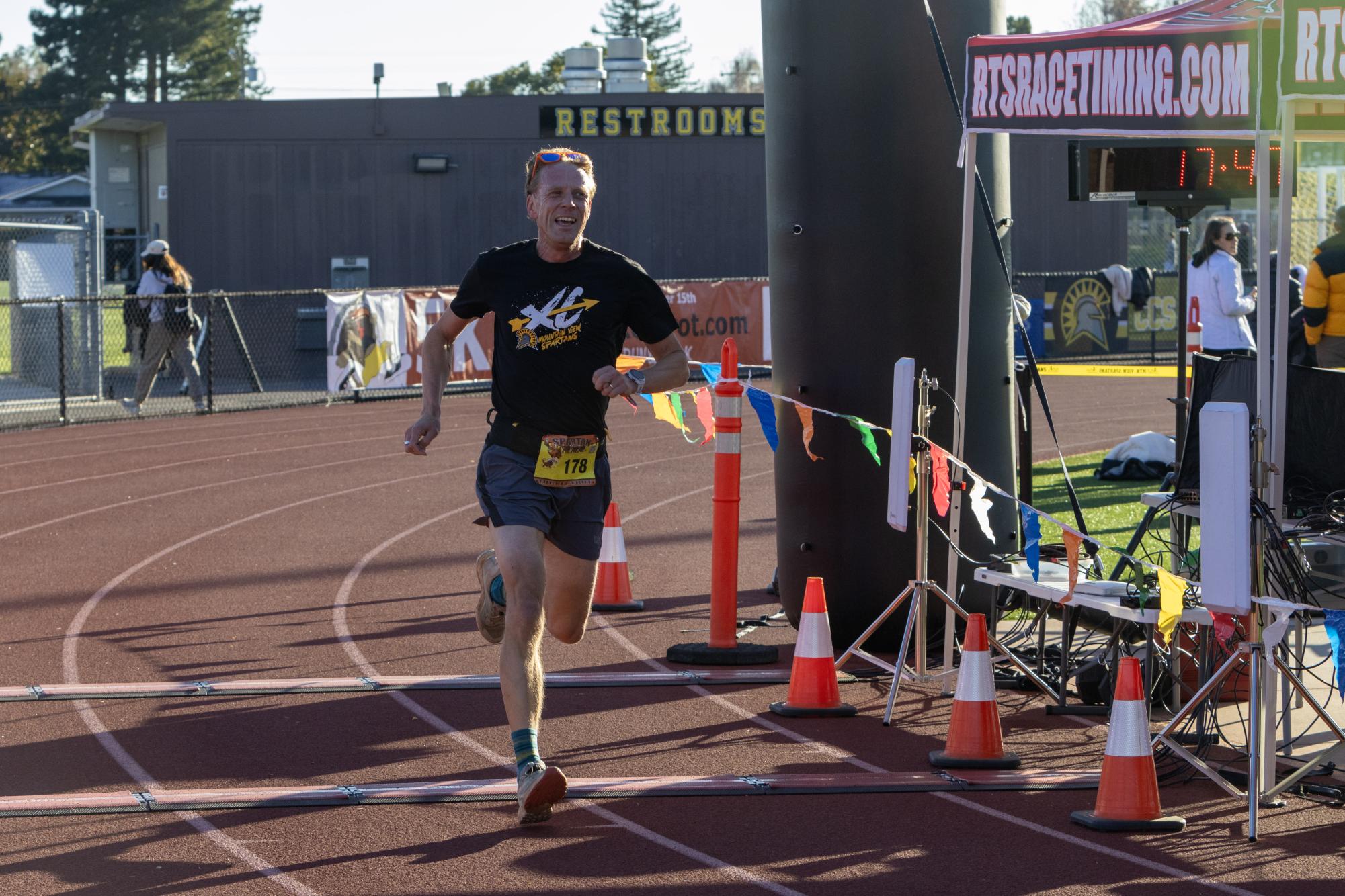 Trepanier, Backholm, Henri win the 2024 MVHS Turkey Trot 5K and mile