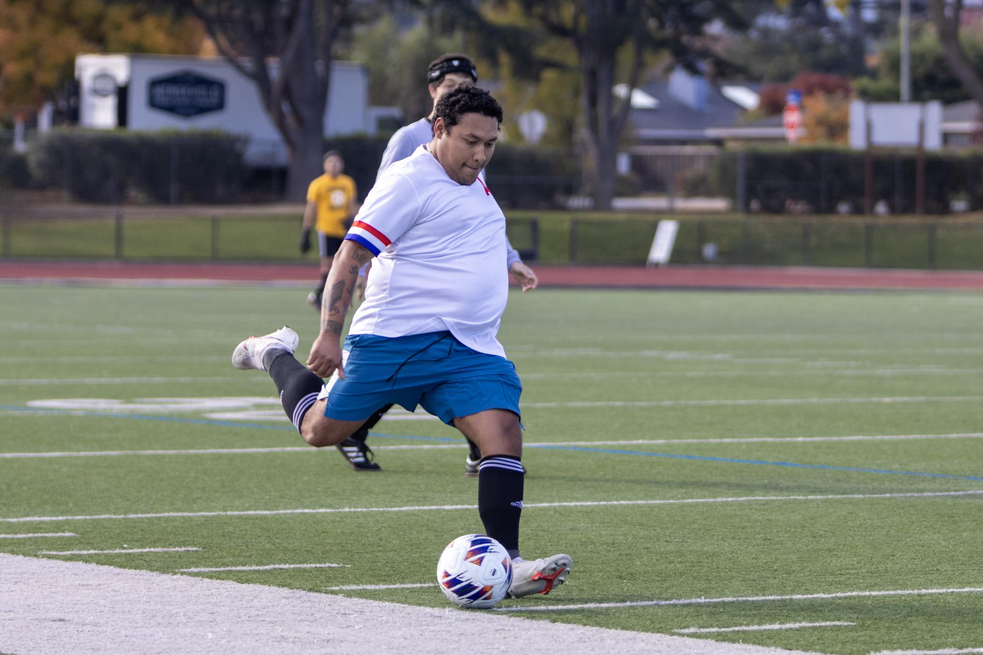 Photo Story: Boys soccer triumphs 3-2 in annual alumni game