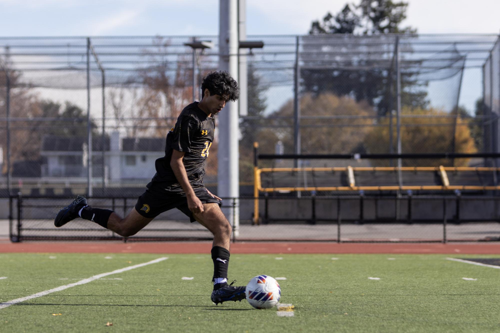 Photo Story: Boys soccer triumphs 3-2 in annual alumni game