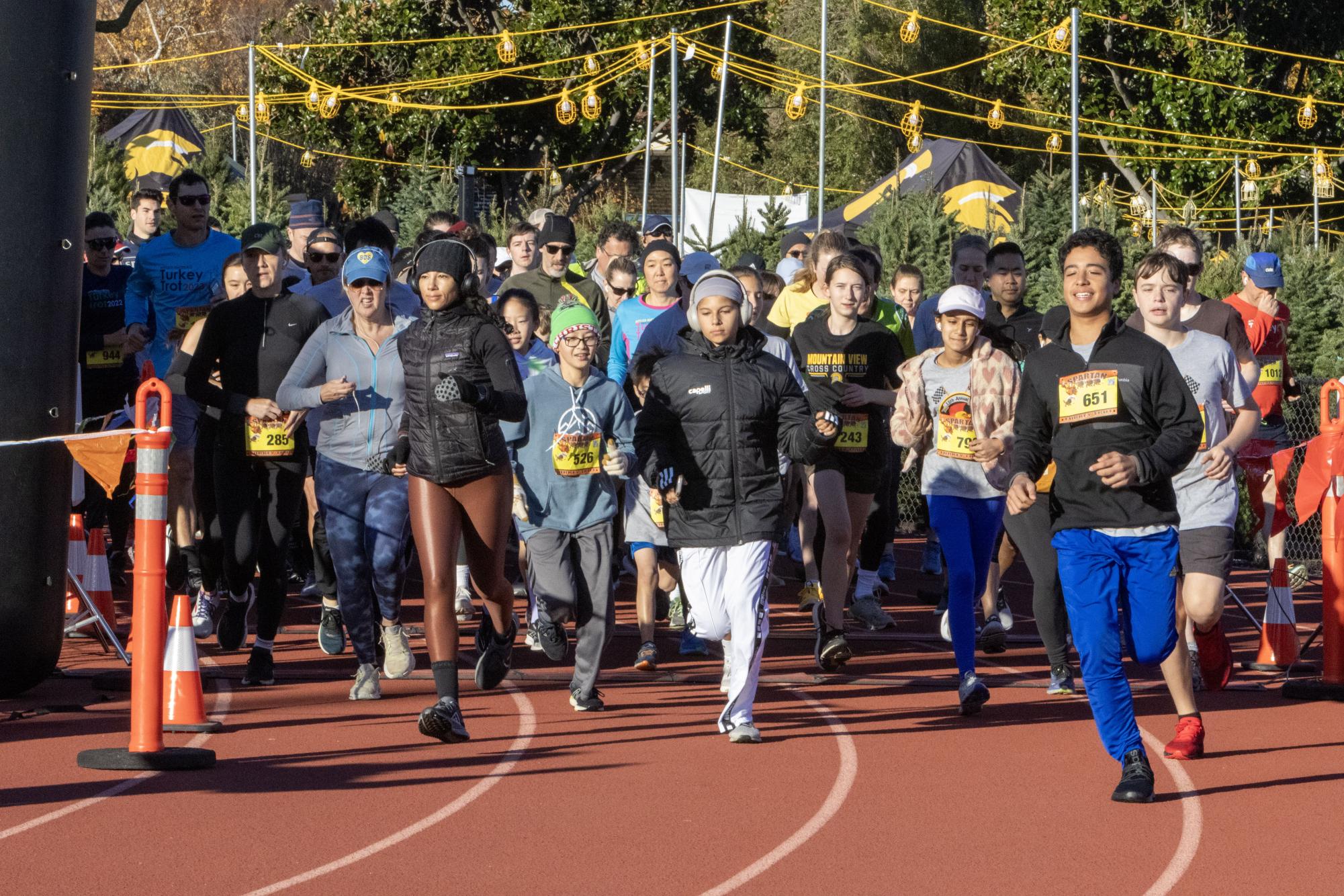 Trepanier, Backholm, Henri win the 2024 MVHS Turkey Trot 5K and mile