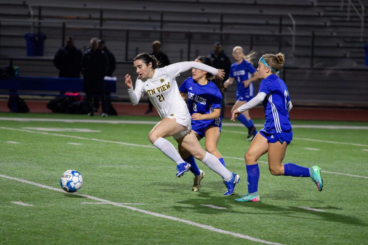 Girls soccer loses 0-1 to Los Altos