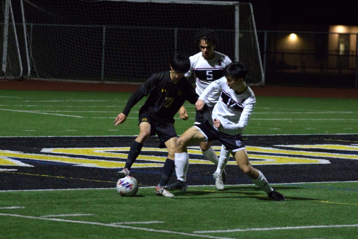 Boys soccer shuts out Fremont 4-0