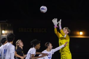 Boys soccer triumphs over Los Altos 1-0