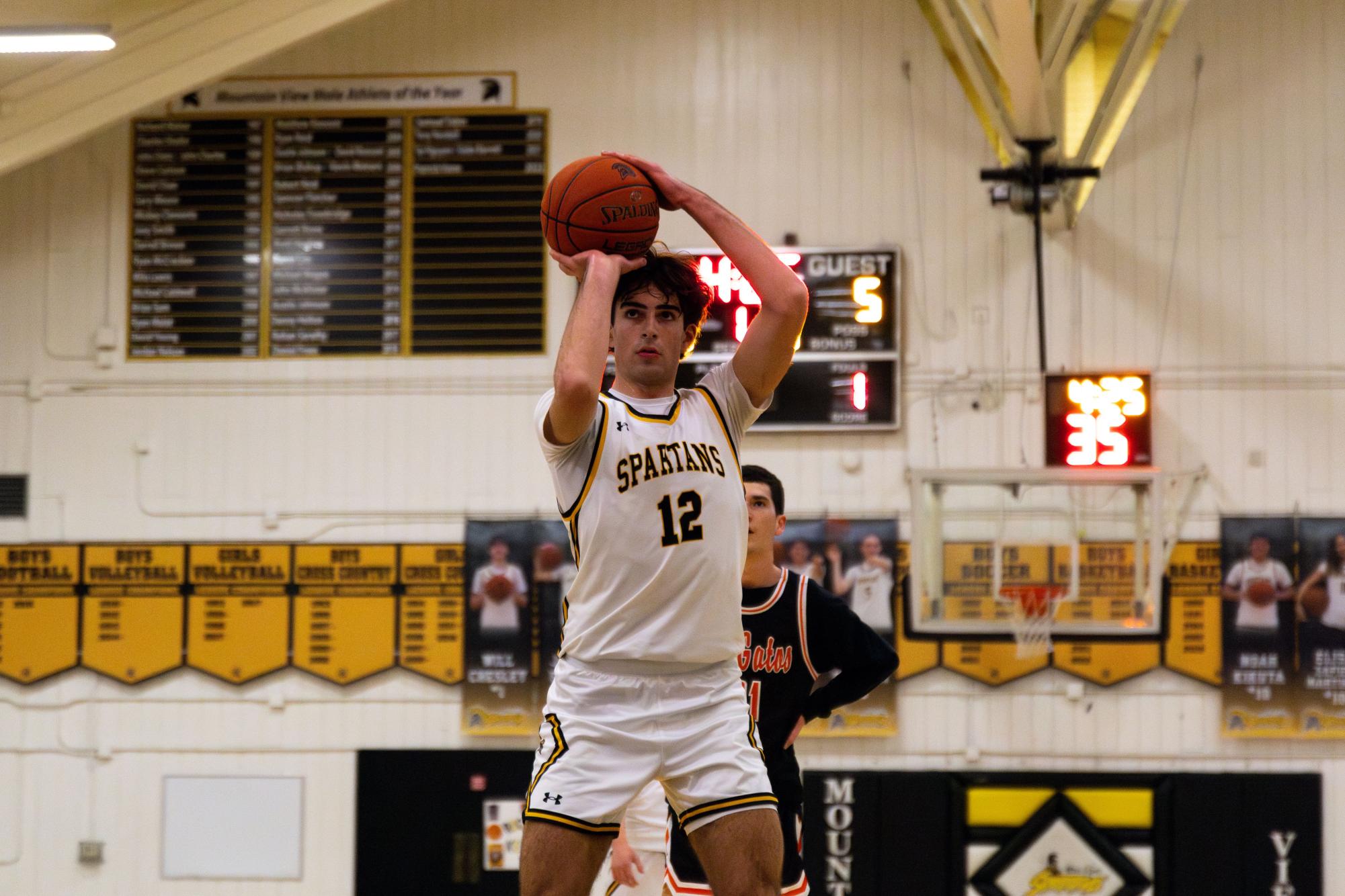 Photo Story: Boys basketball loses 51-55 to Los Gatos on senior night