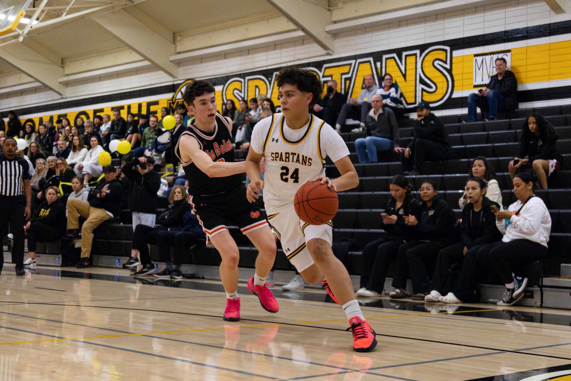 Photo Story: Boys basketball loses 51-55 to Los Gatos on senior night