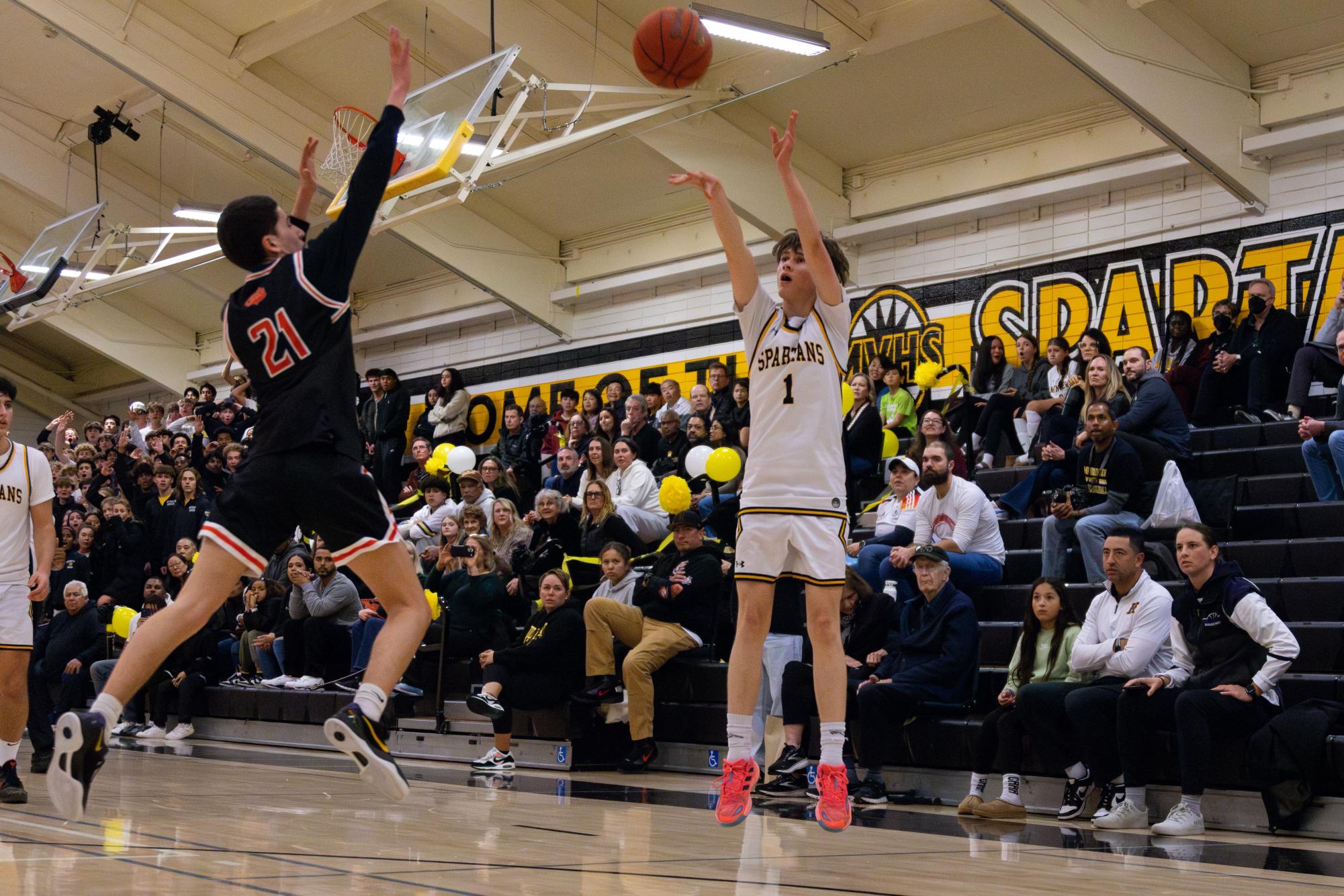 Photo Story: Boys basketball loses 51-55 to Los Gatos on senior night