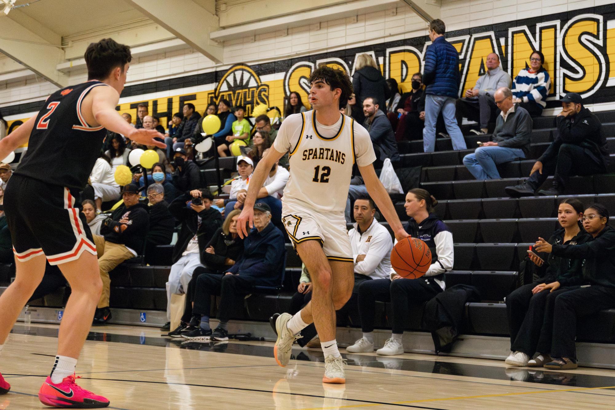 Photo Story: Boys basketball loses 51-55 to Los Gatos on senior night