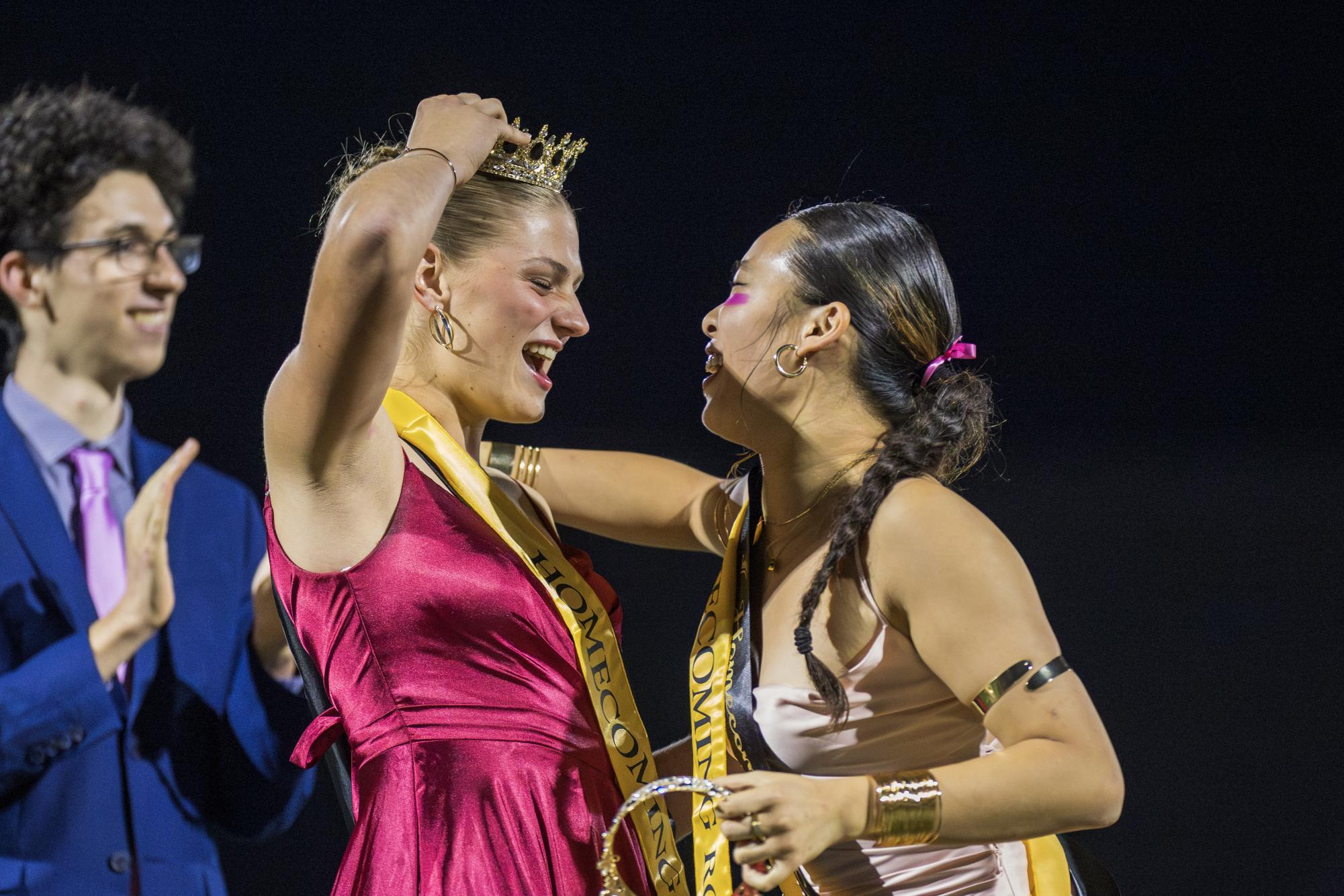 Football defeats Carlmont 35-28 in Homecoming game, Bankhead and Chien crowned royalty