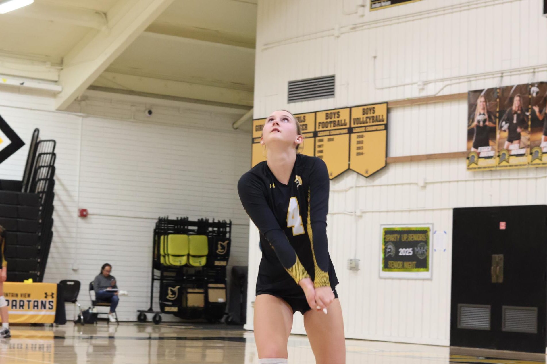 Girls volleyball celebrates senior night, loses 0-3 to Monta Vista