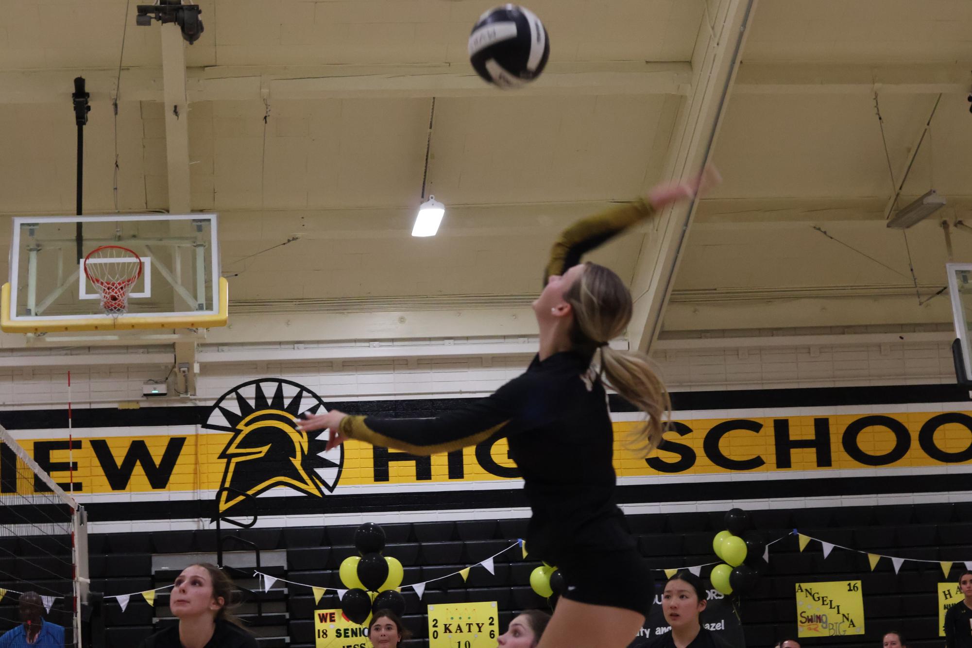Girls volleyball celebrates senior night, loses 0-3 to Monta Vista