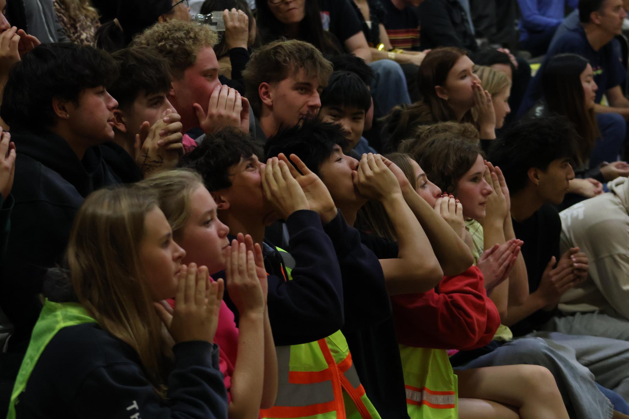 Girls volleyball celebrates senior night, loses 0-3 to Monta Vista