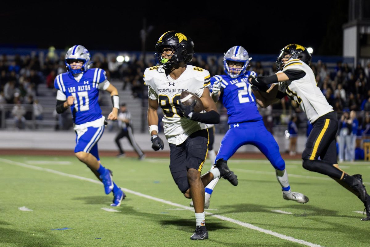 Football dominates Los Altos 35-7 to win the Spartans' seventh straight Pride Bowl