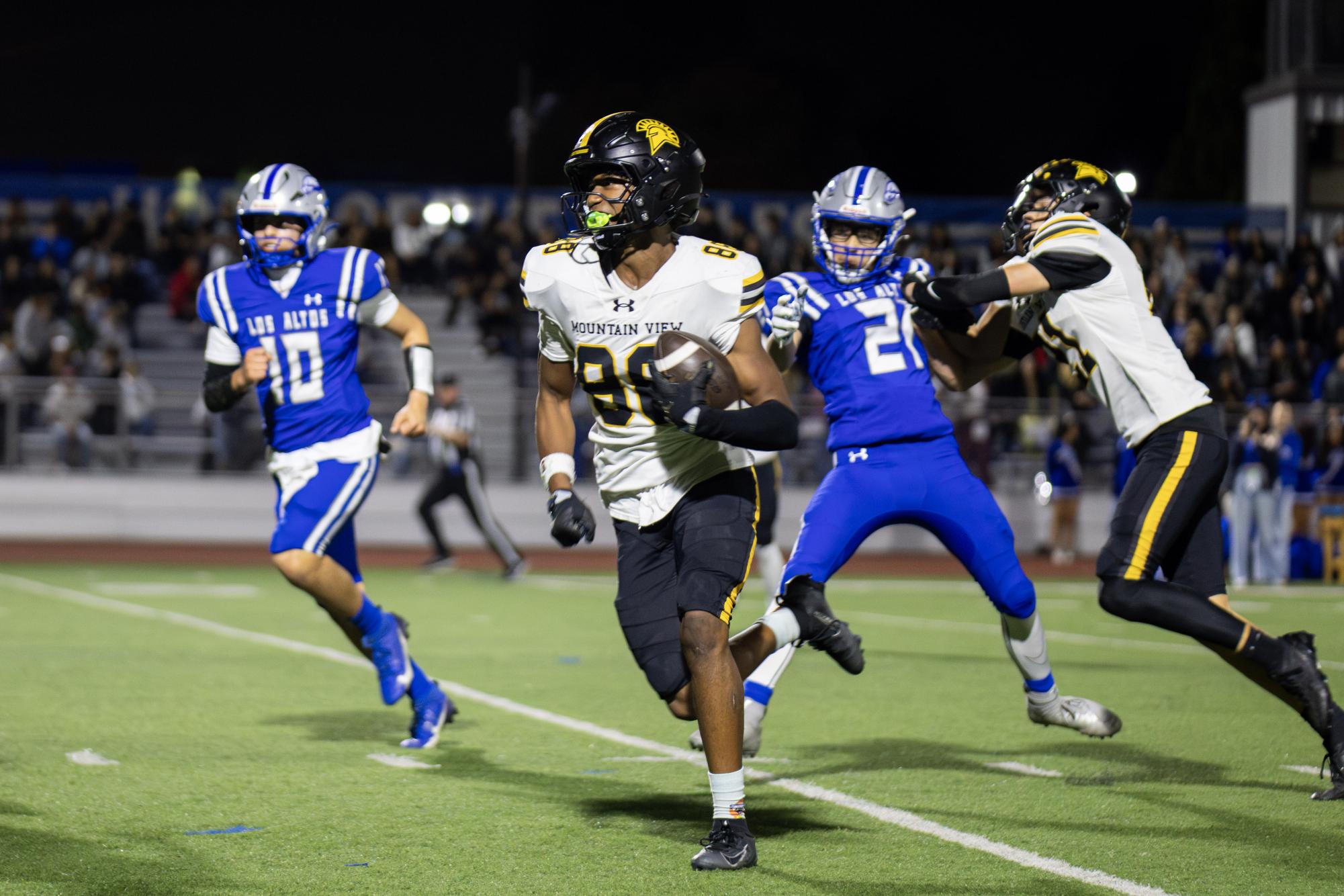 Football dominates Los Altos 35-7 to win the Spartans' seventh straight Pride Bowl