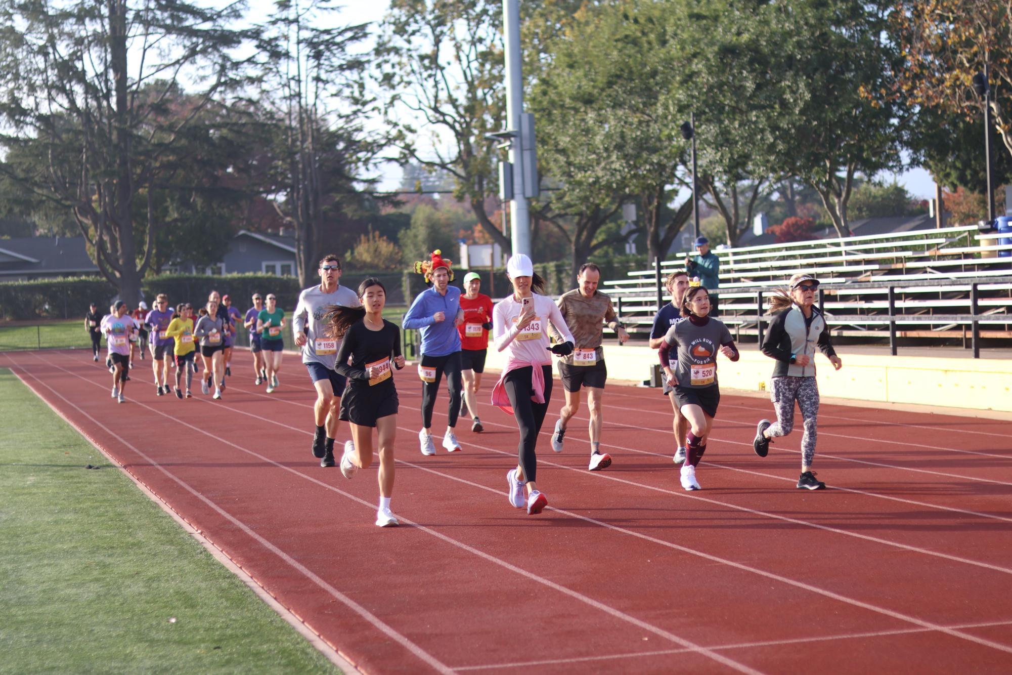 Bard and Reed win the 2025 MVHS Turkey Trot